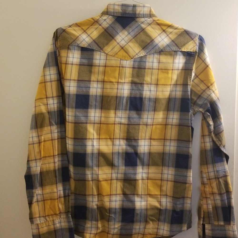 Shirt - Picture 3 of 4